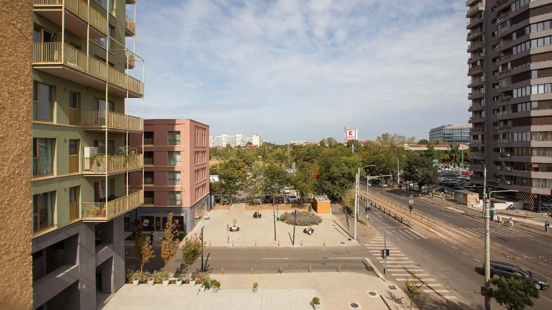 Marble Heights I 1 Bedroom Apartment With Underground Parking Бухарест