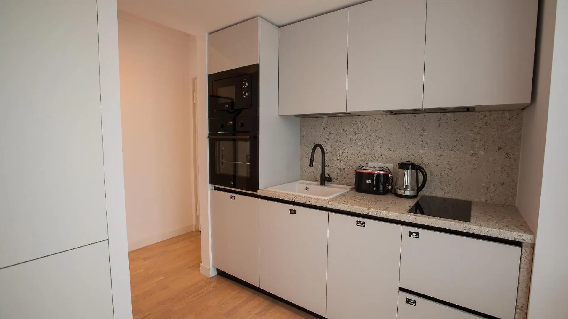 Marble Heights I 1 Bedroom Apartment With Underground Parking Bucharest